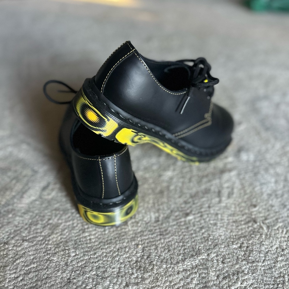 NWOT Dr. Martens Black & Yellow Men's Shoes - Picture 2 of 3
